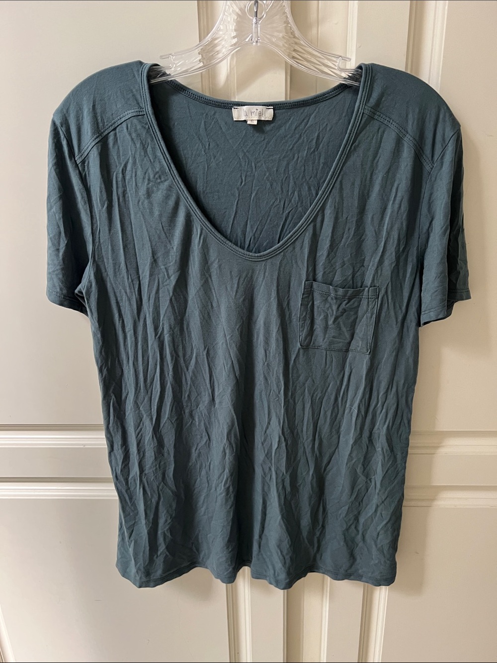 LA MIEL Scoop Neck Short Sleeve Pocket Tee in Teal Blue